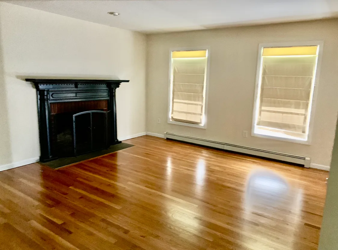 4 bed, 2.5 bath, 2604 sqft, $4,500 — Photo 2