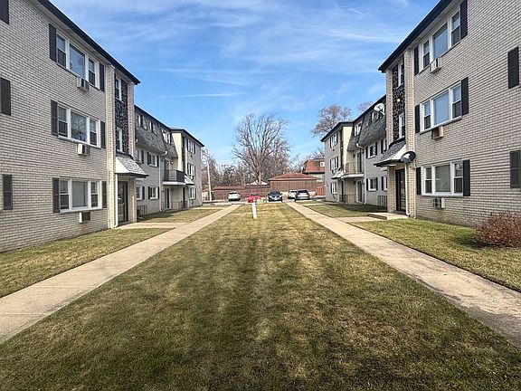 2nd image of 3700-10 W 119th St #3710-3E