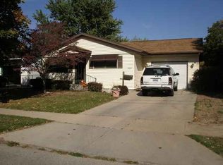 825 W Oakland Ave, Bloomington, IL 61701