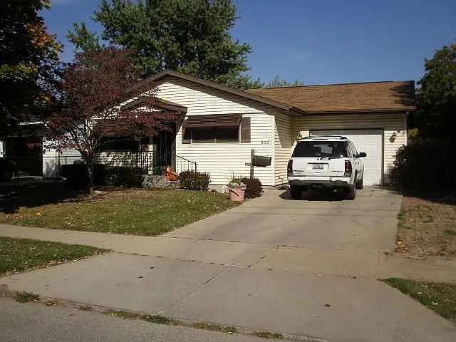 825 W Oakland Ave photo 1