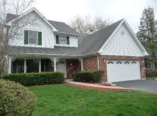 347 Robincrest Ln, Lindenhurst, IL 60046