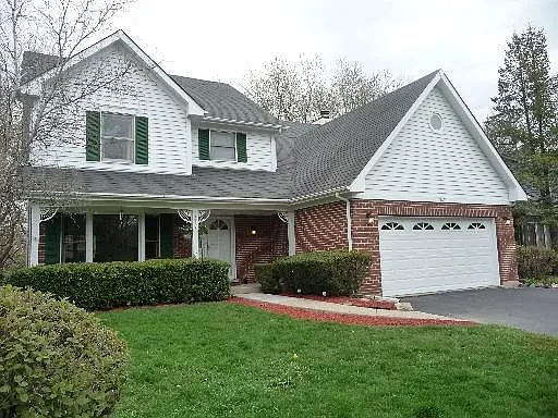 347 Robincrest Ln photo 1