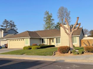 545 Walnut Ct, Kerman, CA 93630