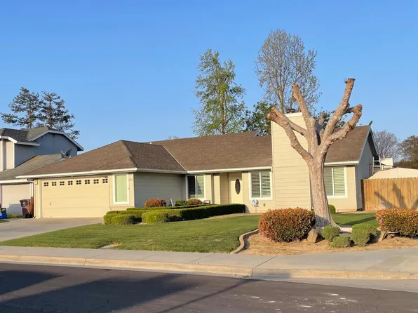 545 Walnut Ct, Kerman, CA 93630