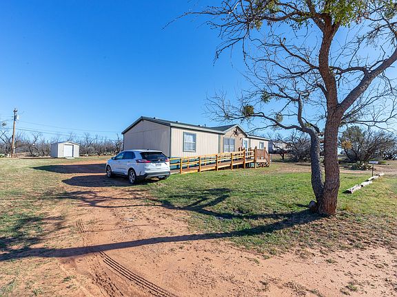 2nd image of 102 Flamingo Dr