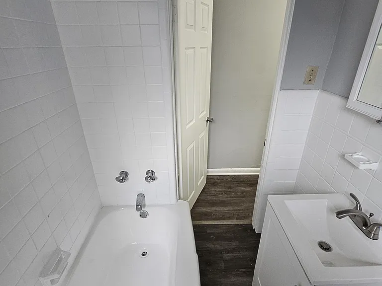 61 Hudson St — Photo 3