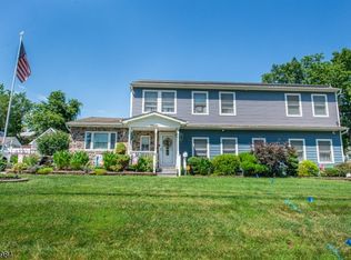74 Longview Ave, Lake Hiawatha, NJ 07034