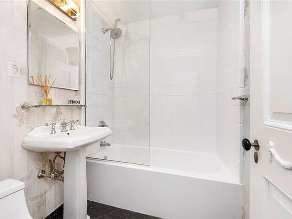 5th image of 150 Central Park S #1509