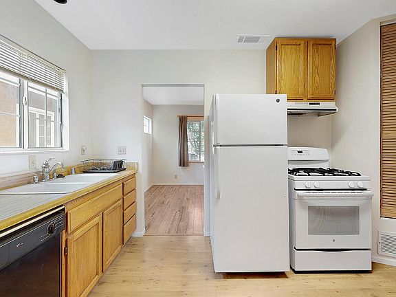 5th image of 3300 West St