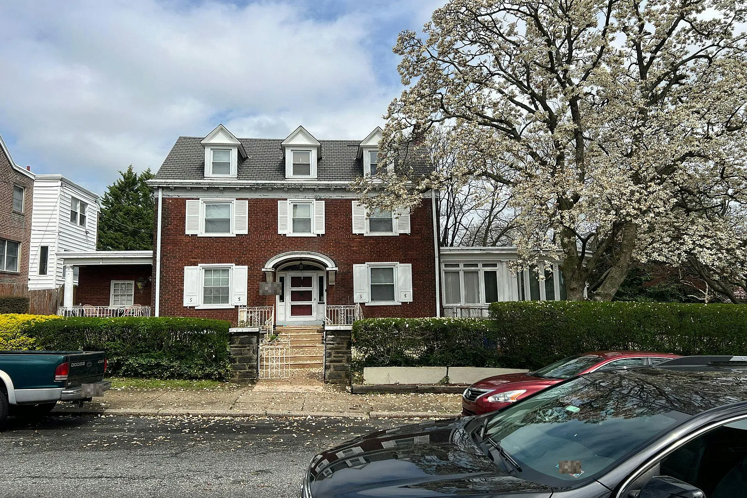 983 Allengrove St photo 1
