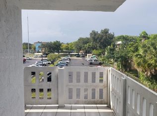 919 Hillcrest Dr APT 301, Hollywood, FL 33021