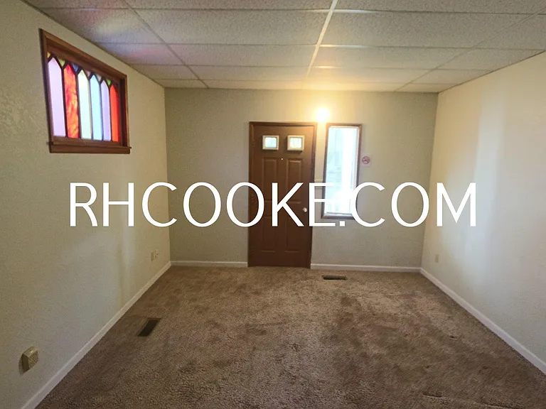 2402 W Bridge Ave #1 — Photo 4