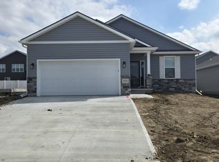 17523 Greenleaf St, Omaha, NE 68136