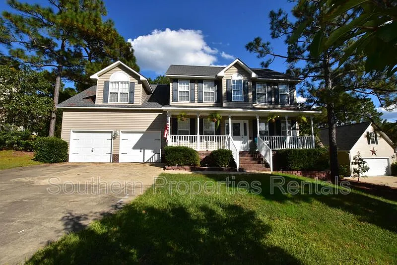 4 bed, 2.5 bath, 2452 sqft, $2,000 — Photo 1