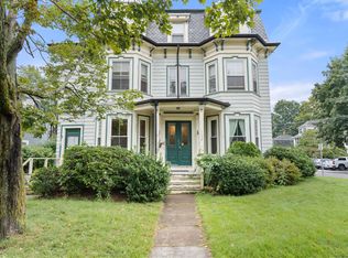 136 Woburn St #2, Reading, MA 01867