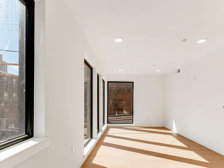 1833 N Hope St — Photo 21