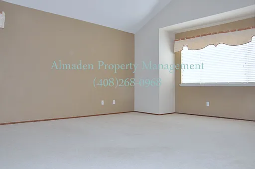 11616 Cedar Spring Ct — Photo 10