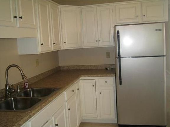 4th image of 105 Colonia Ln