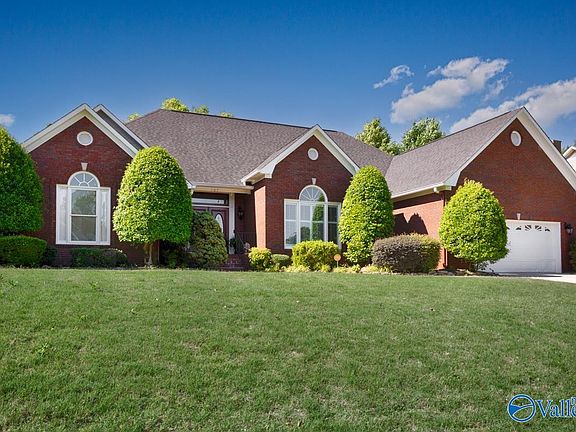 2nd image of 107 Applecross Ln