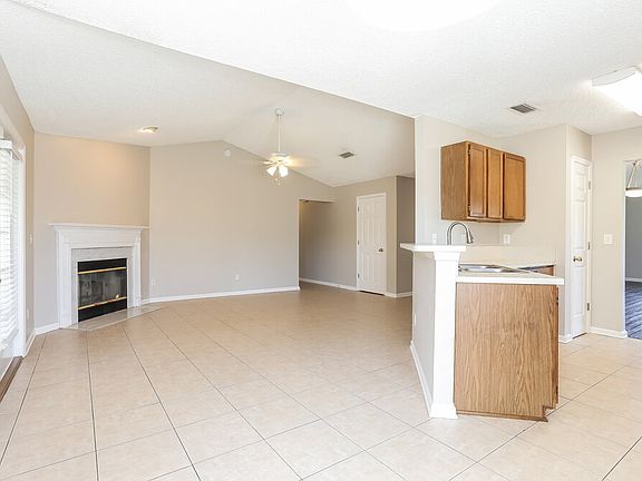 4th image of 538 Fallen Timbers Dr