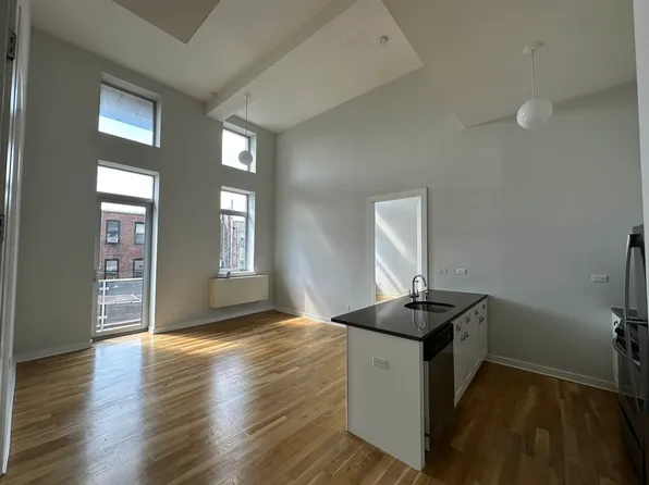 71-13 60 Lane image 8 of 28