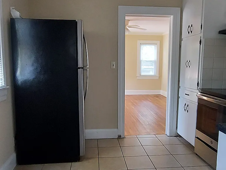 110 N Holly St — Photo 14
