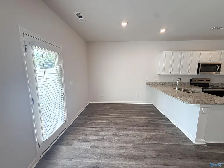 165 Maple Spring Trl — Photo 10