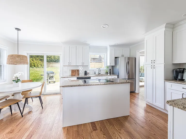 2 Bay View Rd W — Photo 5