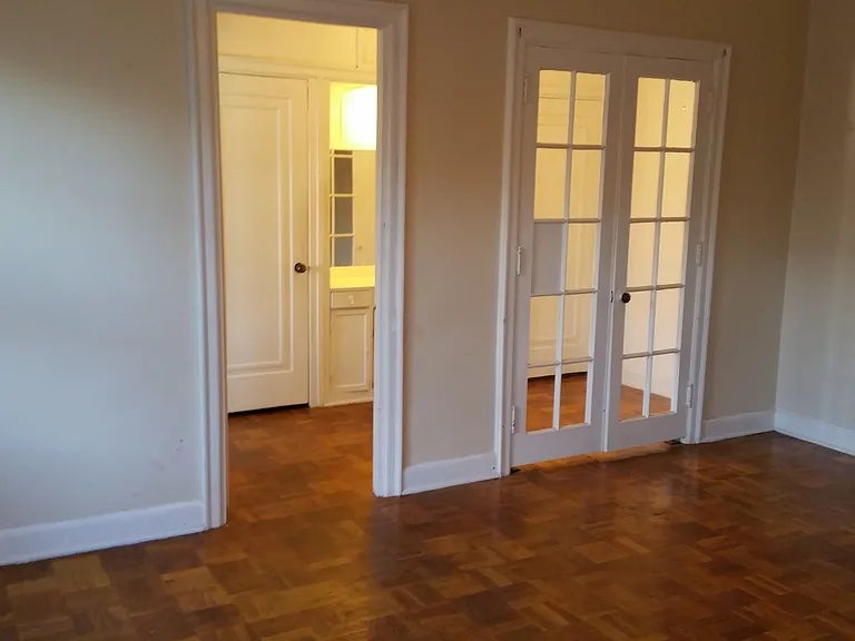 El Villa Apartments — Photo 18