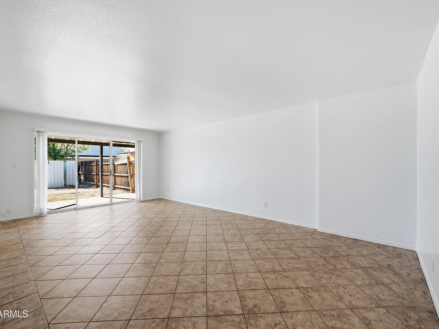 2 bed, 1.0 bath, 1100 sqft, $1,300 — Photo 3