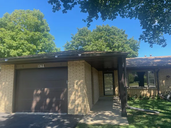 136 Terry Dr #A, Sugar Grove, IL 60554