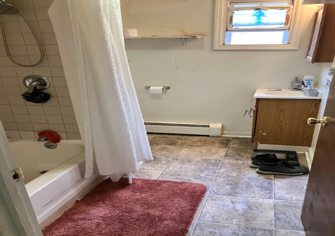 2 bed, 1000 sqft, $1,275 — Photo 3