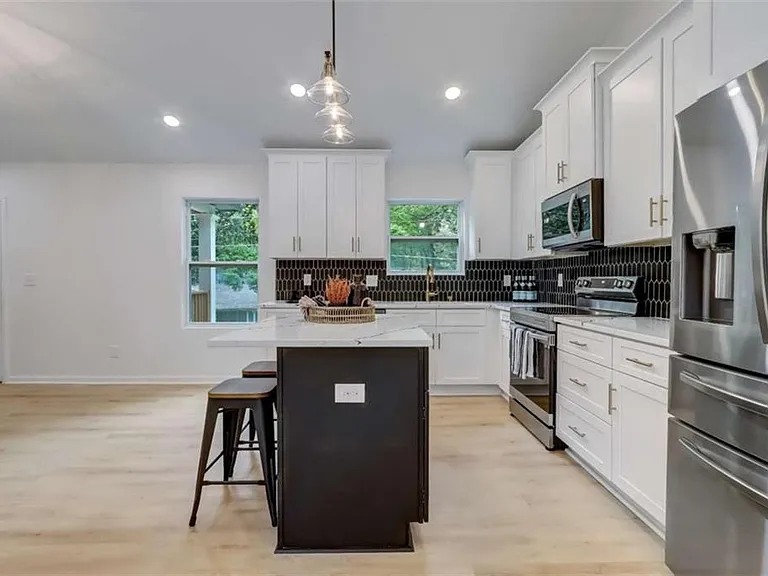 1200 Byewood Ln SW — Photo 12