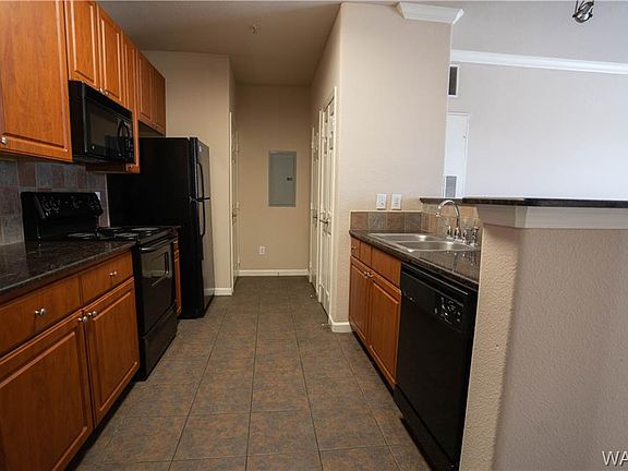 3rd image of 600 13th St APT 826