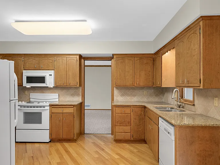 7410 Oaklawn Ave — Photo 16