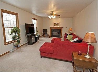 4th image of 329 Cottingham Cir