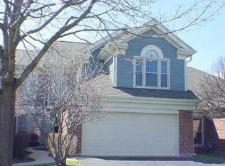 2116 Charter Point Dr, Arlington Heights, IL 60004