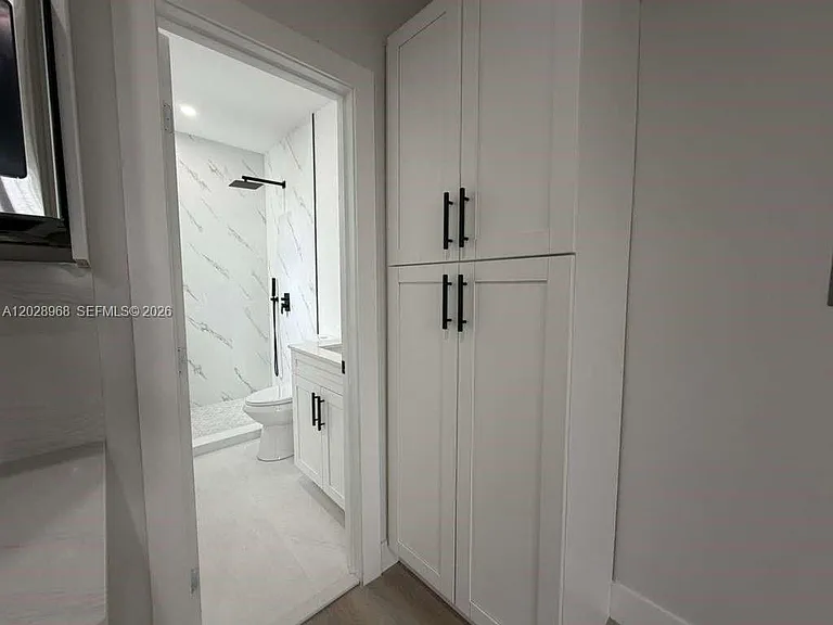 2425 SW 6th St #6 — Photo 13