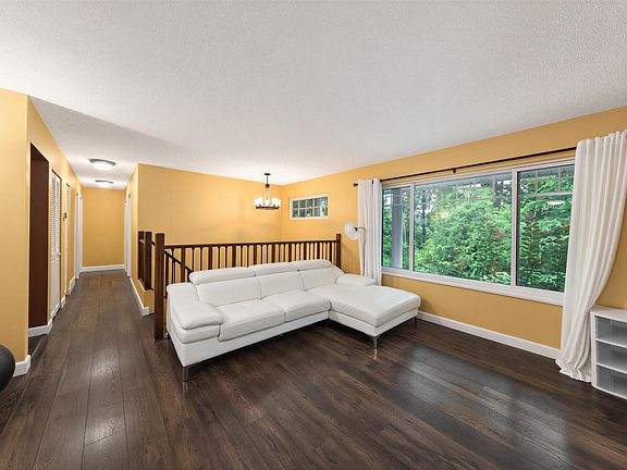 4th image of 1650 Connaught Dr