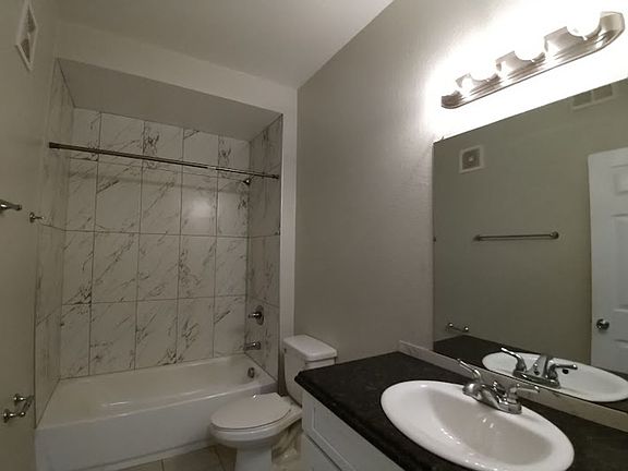 4th image of 1601 Kimbark St #B14