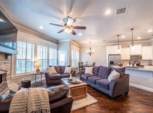 1621 Town Creek Cir, Weatherford, TX 76086