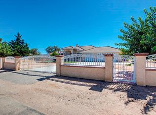 14075 Navajo Rd, Apple Valley, CA 92307