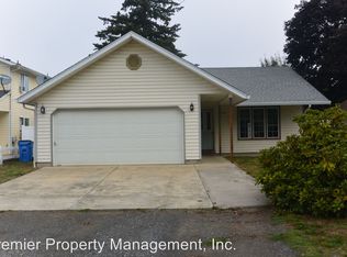 208 SE 3rd St, Battle Ground, WA 98604