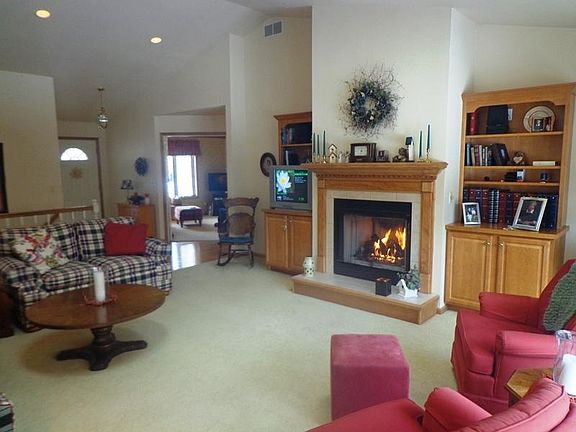 5th image of 202 Concord Dr