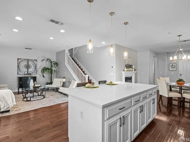 2852 Systron Dr #2852 — Photo 3