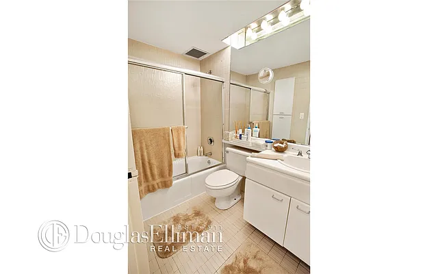 Rented by Douglas Elliman | media 23