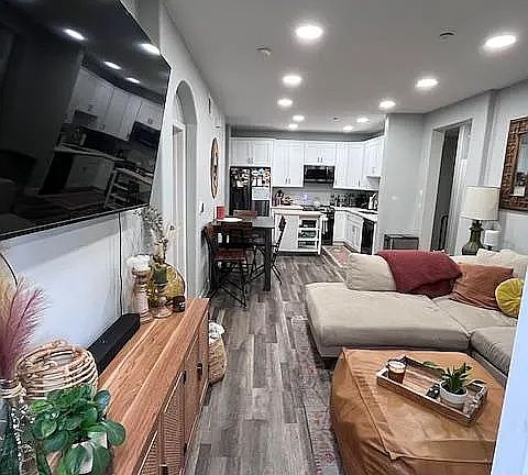 4th image of 3950 Ohio St Unit 226