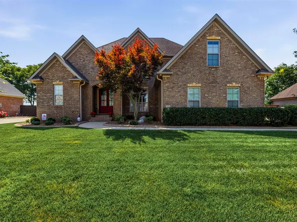 3220 Sunburst Dr, Bowling Green, KY 42101