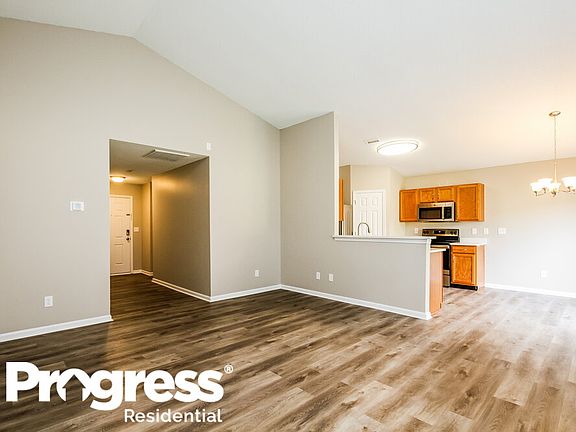 3rd image of 8427 Appledale Dr