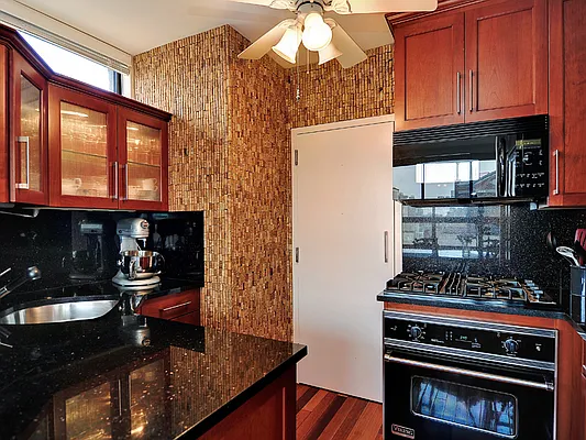 Rented by Sotheby's International Realty | media 22